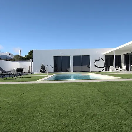 ヴィラ Villa La Perla コスタ・テギセ