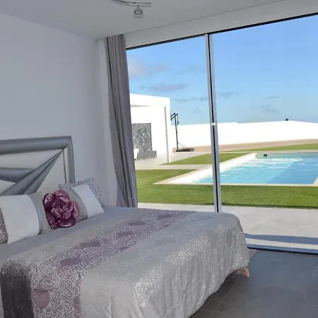 ヴィラ Villa La Perla